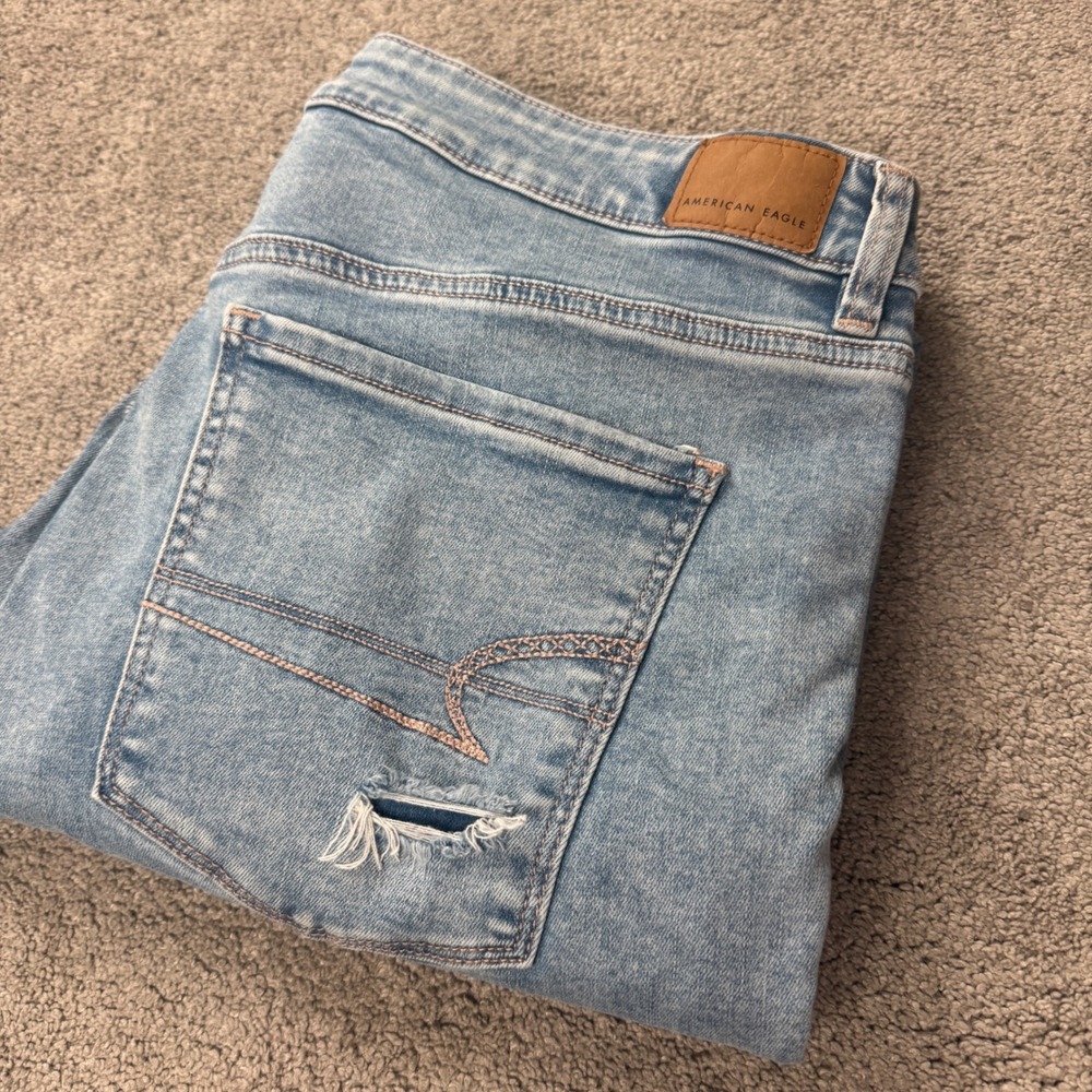 American Eagle Outfitters Light Wash Wide Leg Jeans